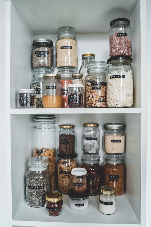 How to Keep a Tidy Fridge and Pantry: Simple Tips for Organized Storage